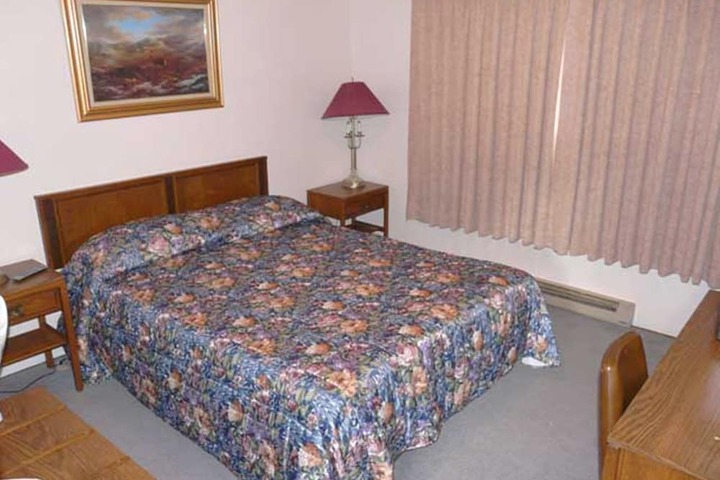 Room 4 of 42