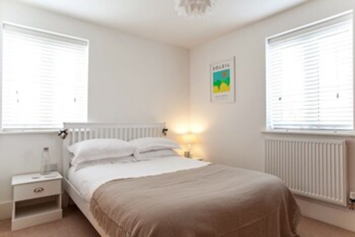 Room 4 of 10
