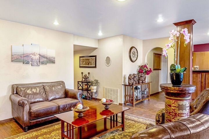 Entrance & Lobby