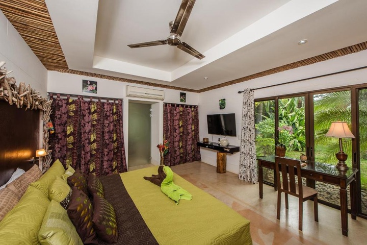 Room 5 of 18
