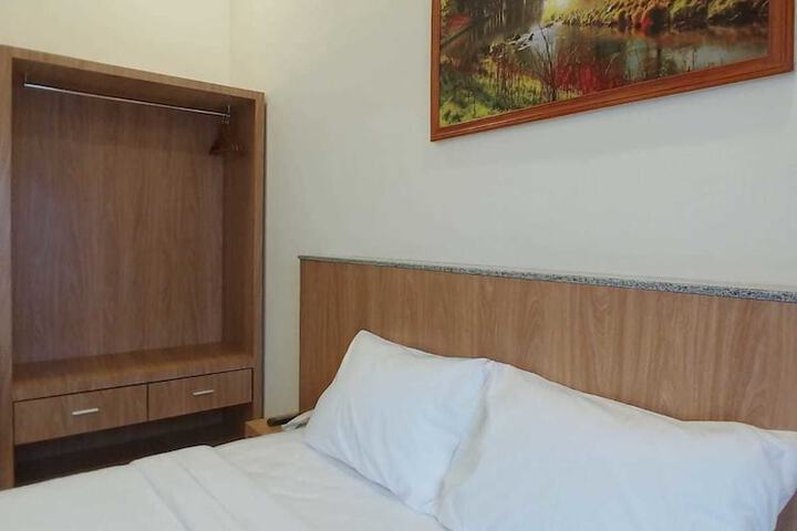 Room 12 of 34