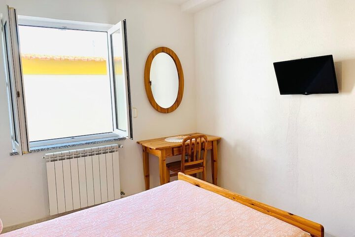Room 35 of 72