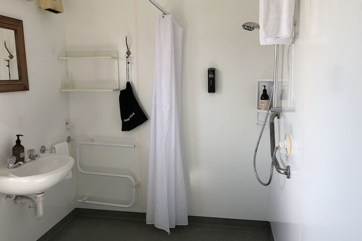 Room 32 of 54