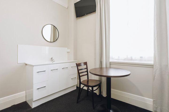 Room 13 of 42