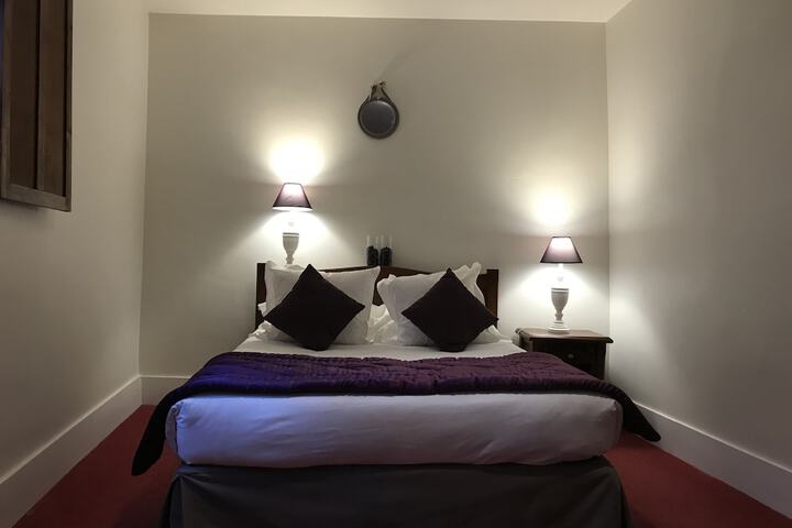 Room 5 of 37