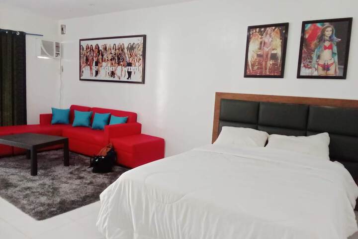Room 6 of 33