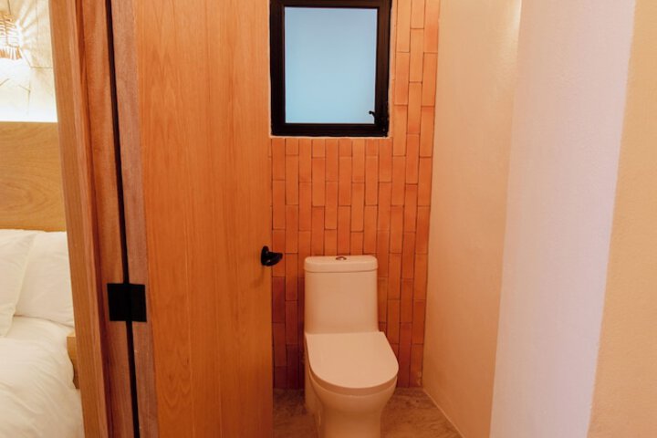 Room 24 of 52