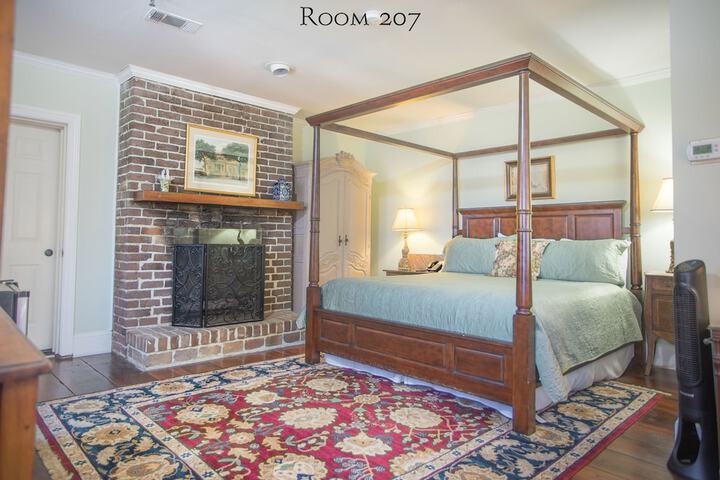 Room 11 of 170