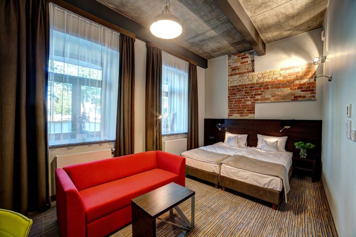 Room 22 of 64