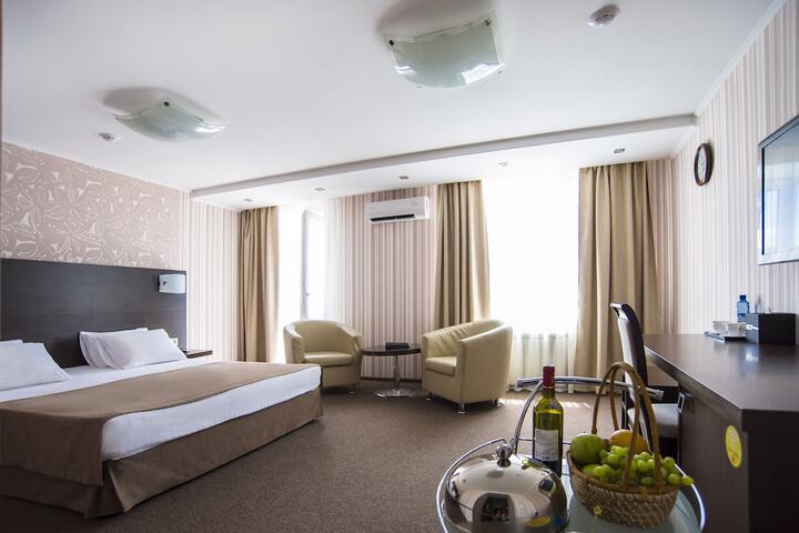 Room 8 of 88