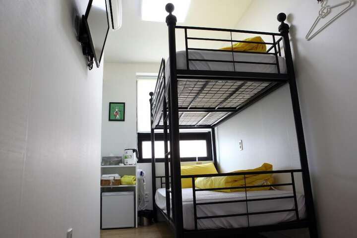 Room 7 of 60