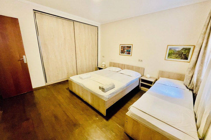 Room 21 of 146