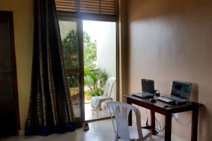 Room 9 of 28