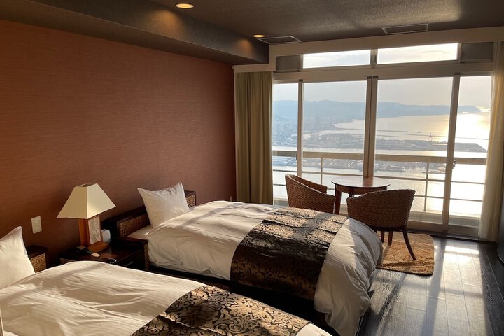 Room 15 of 40