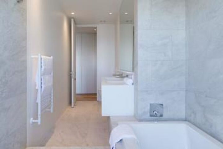 Room 4 of 15