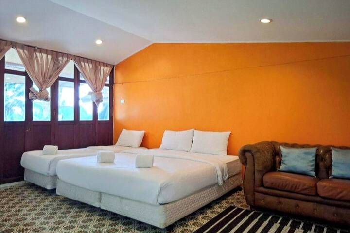 Room 32 of 111