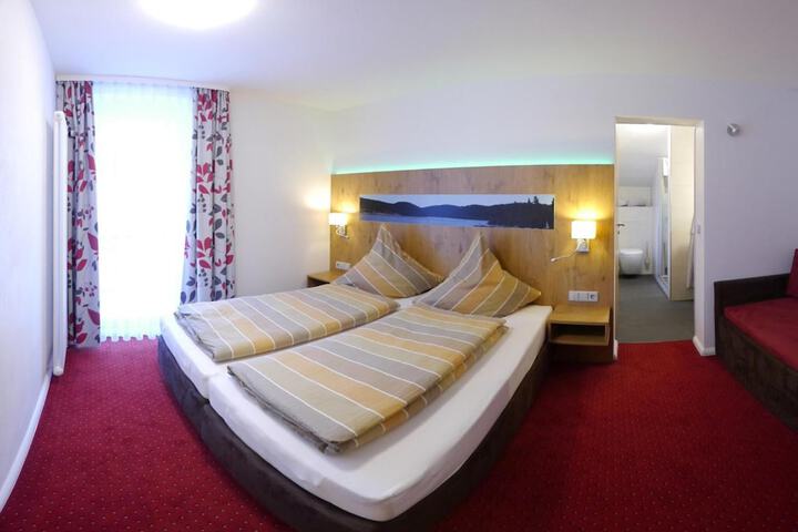 Room 11 of 31