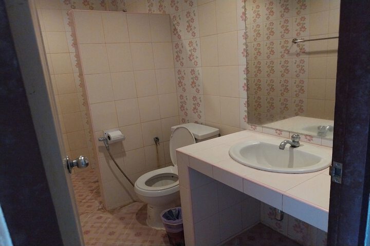 Room 16 of 47