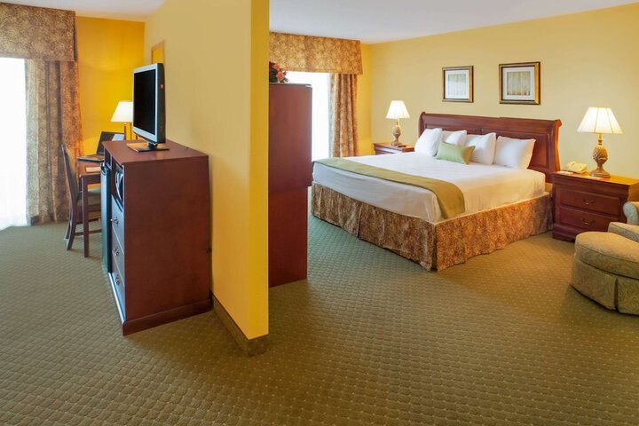 Room 6 of 36