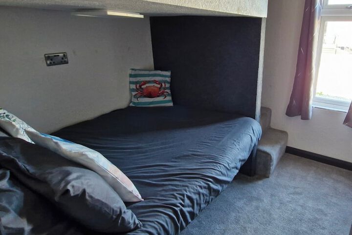 Room 3 of 18