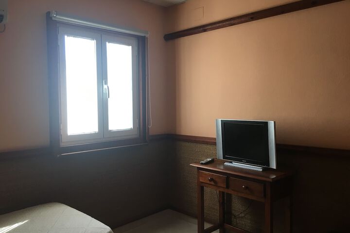 Room 10 of 27