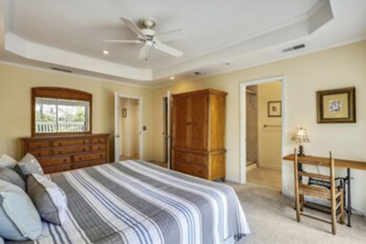 Room 34 of 42