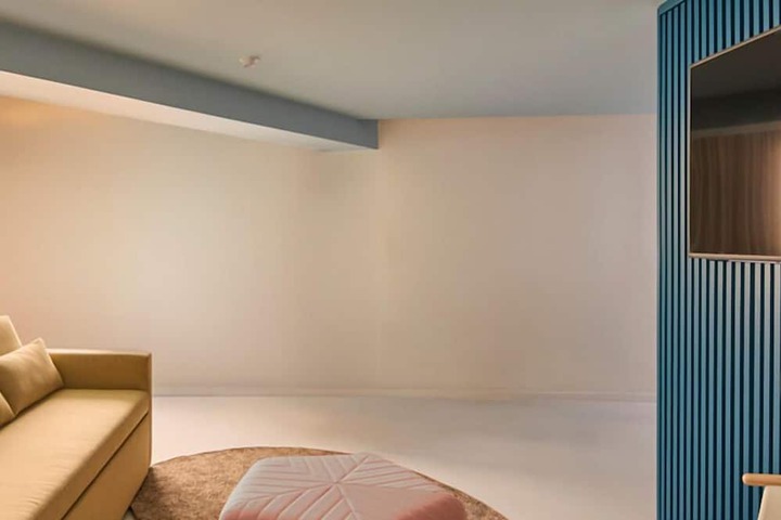 Room 25 of 117