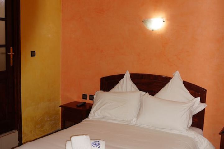 Room 2 of 20