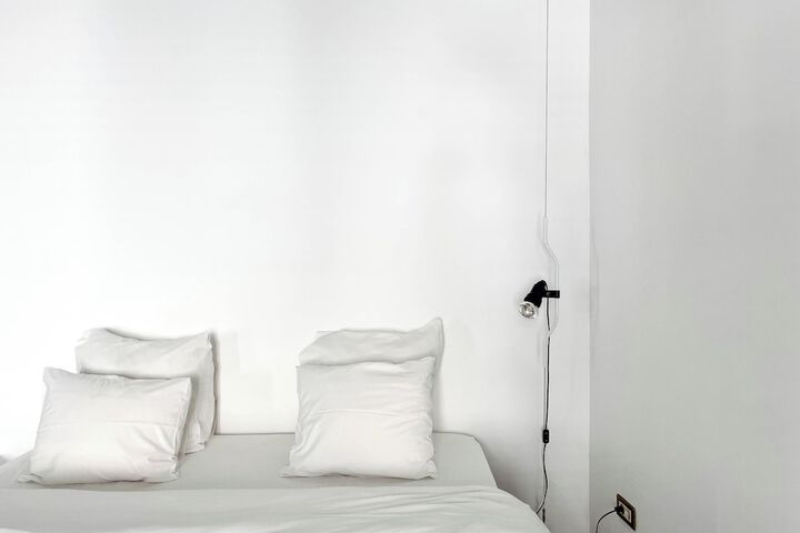 Room 2 of 37