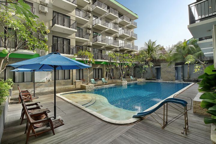 Pool Hotel