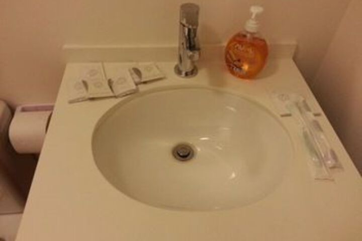 Room 13 of 32