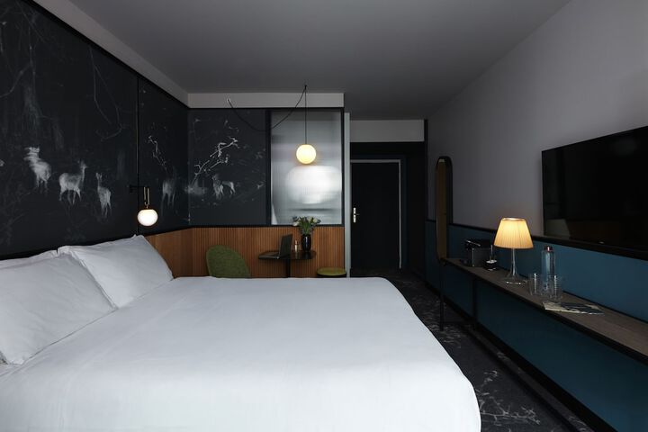 Room 4 of 67