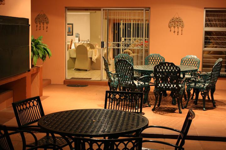 Dining 40 of 70