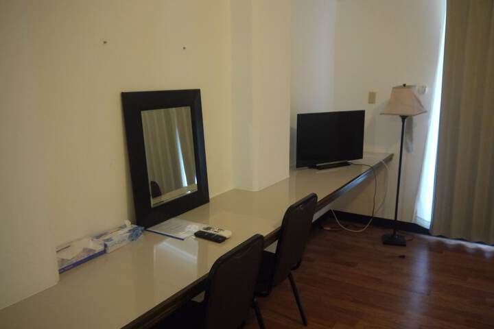 Room 8 of 40