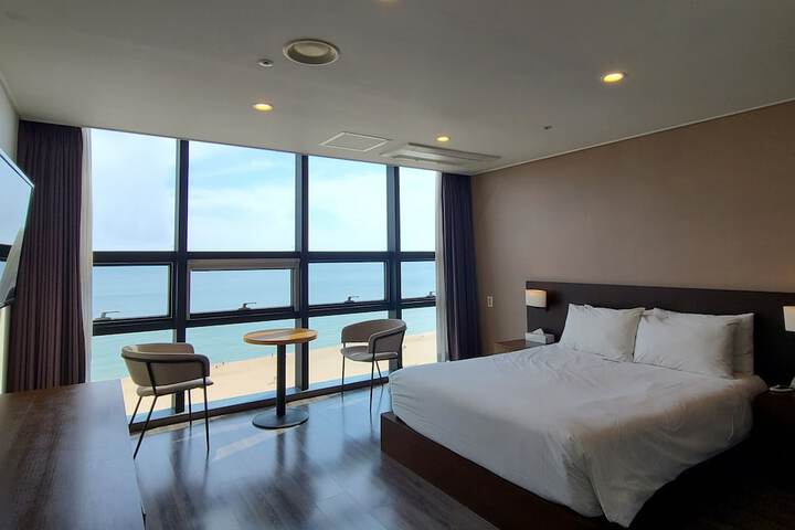 Room 10 of 74