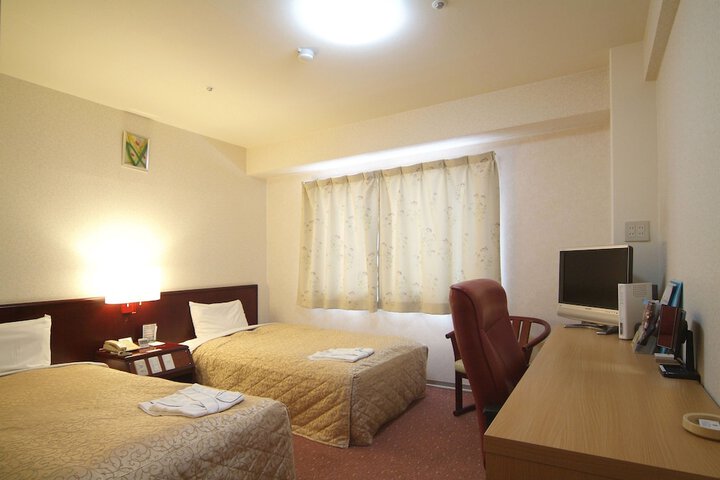 Room 9 of 40