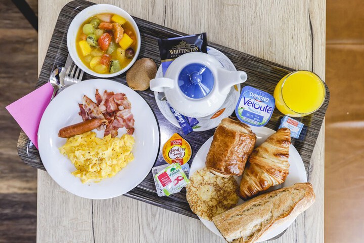 Breakfast/Coffee Service 20 of 24