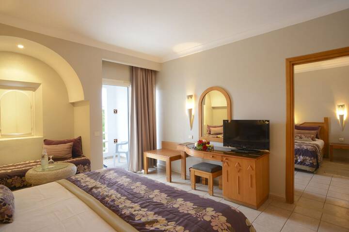 Room 20 of 148