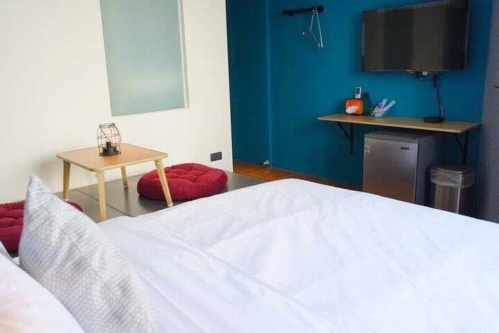 Room 8 of 32
