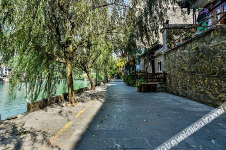 Zhenyuan One Step Hotel