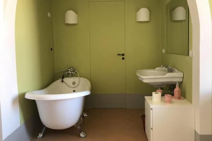 Room 14 of 14