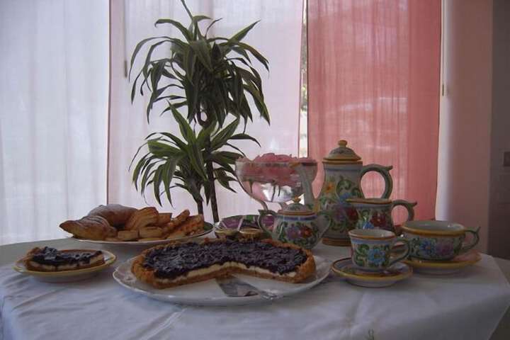 Dining 10 of 16