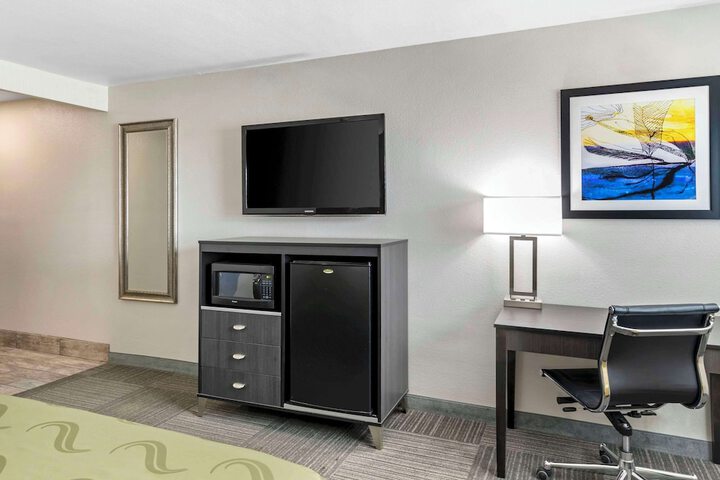 Room 11 of 33