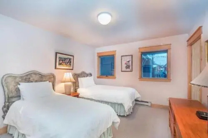 Room 2 of 14