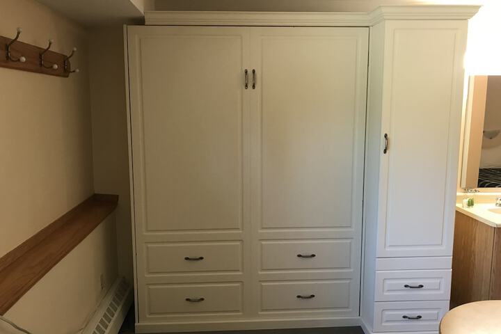 Room 7 of 98