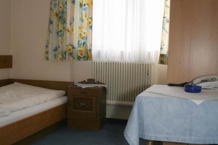 Room 3 of 23