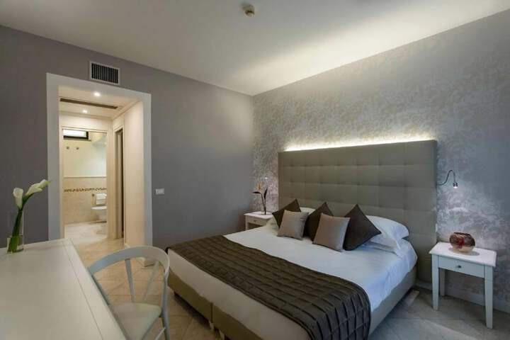 Room 65 of 159