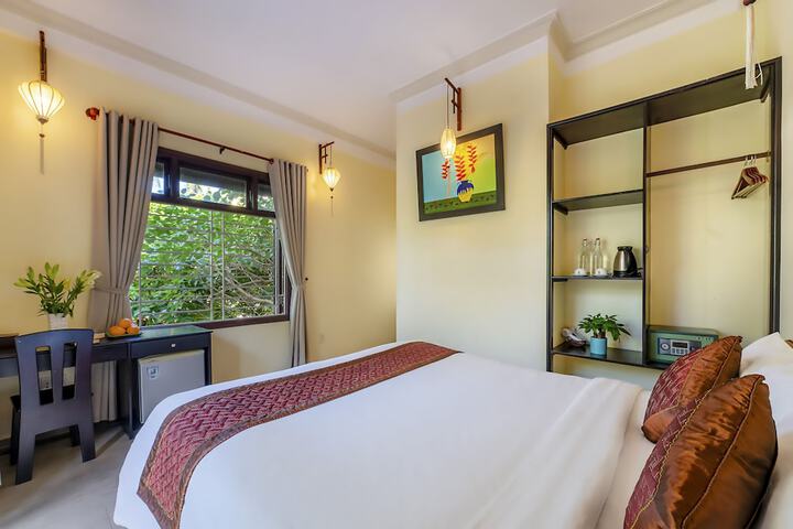 Room 10 of 81