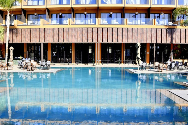 Pool 56 of 132