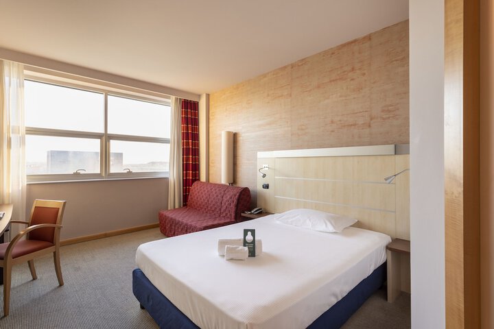 Room 5 of 35